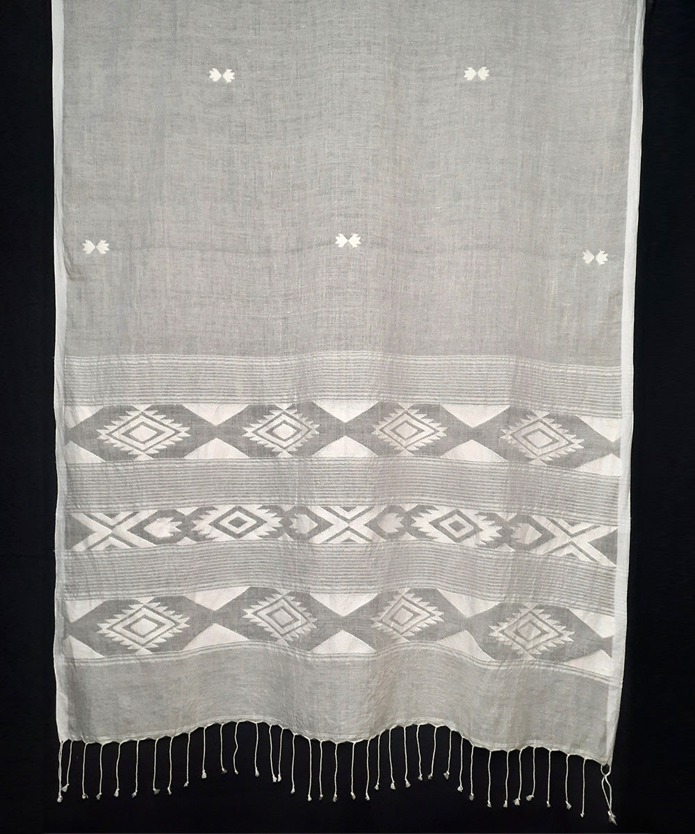 Off white handwoven cotton jamdani stole