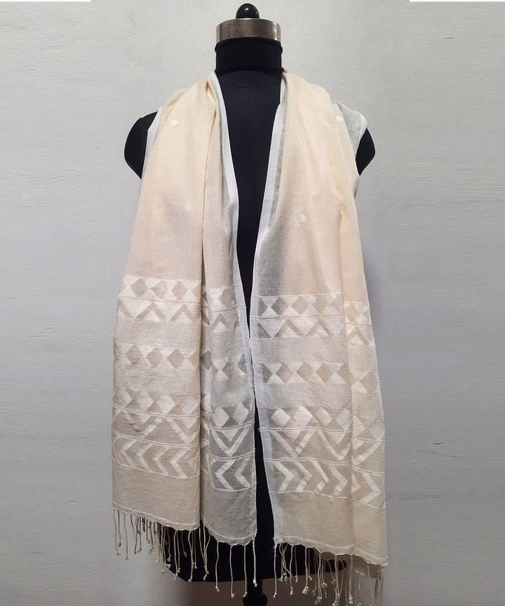 Off white hand woven cotton jamdani stole