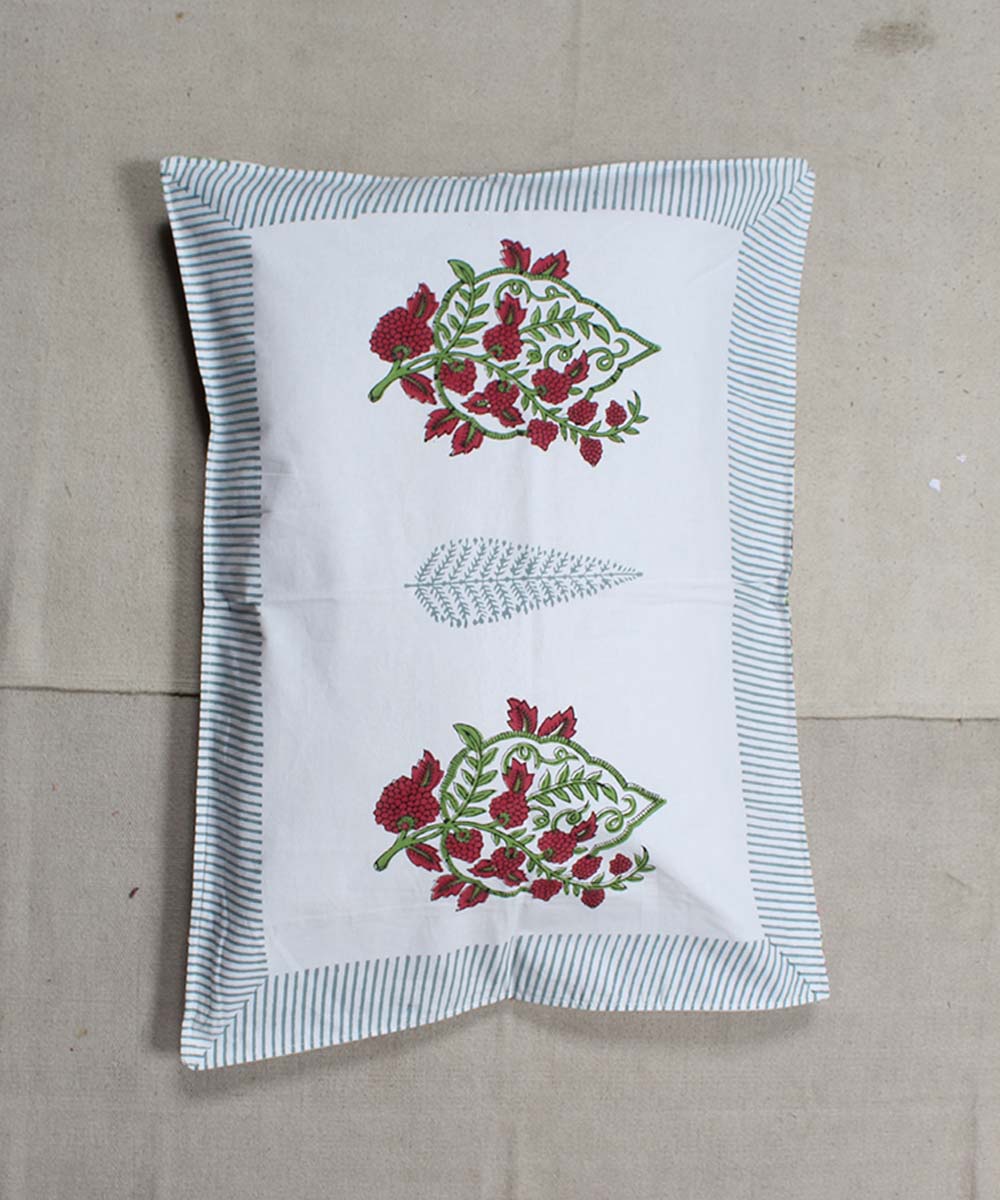 White maroon cotton hand block print bedsheet