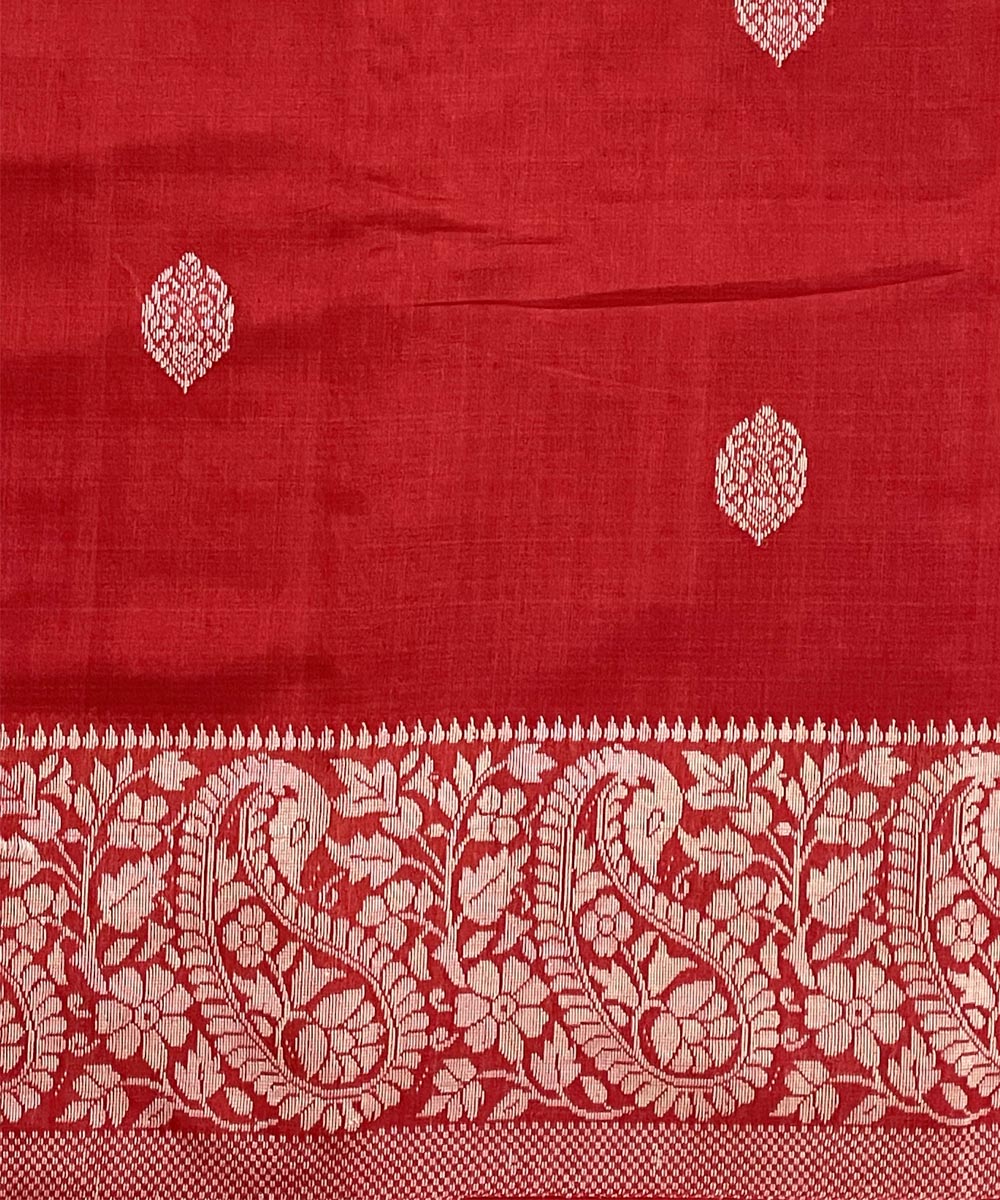 Red hand loom dolabedi silk saree