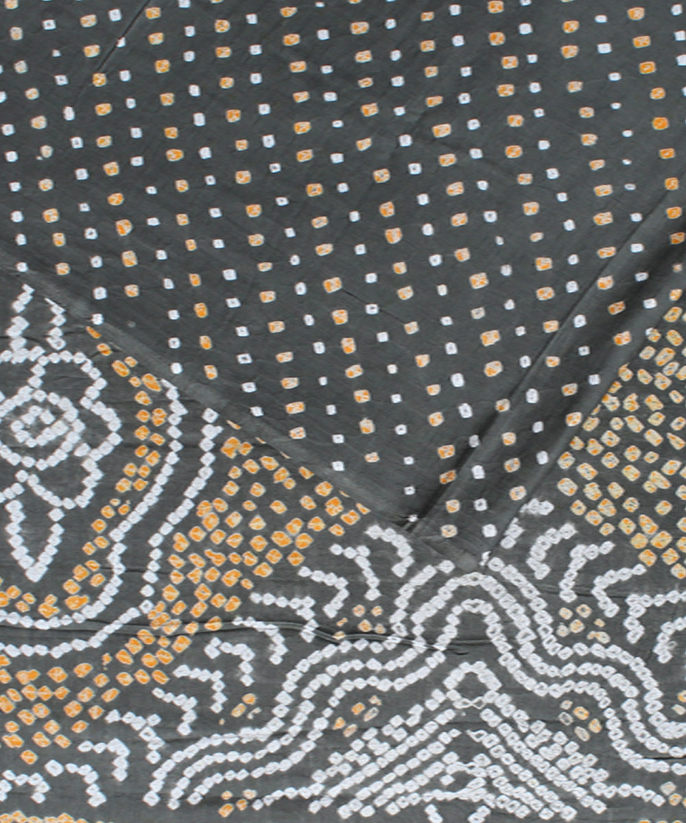 Light grey tie dyed cotton bandhani saree