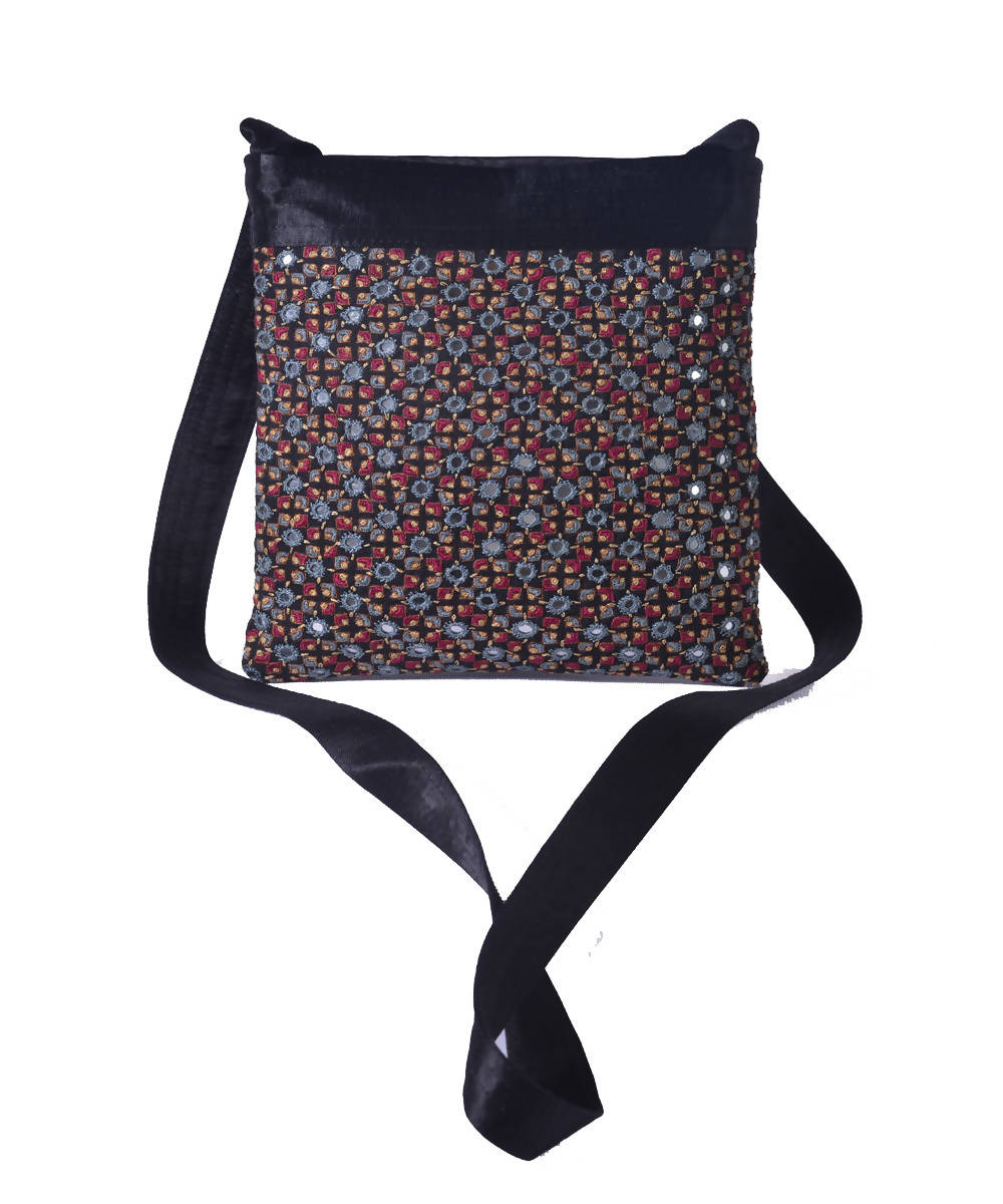 Hand embroidery mashroo black cross body bag