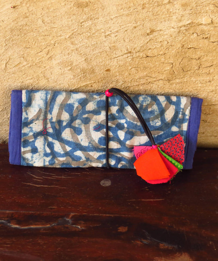 Offwhite blue vegetable dyed cloth wire organiser pouch