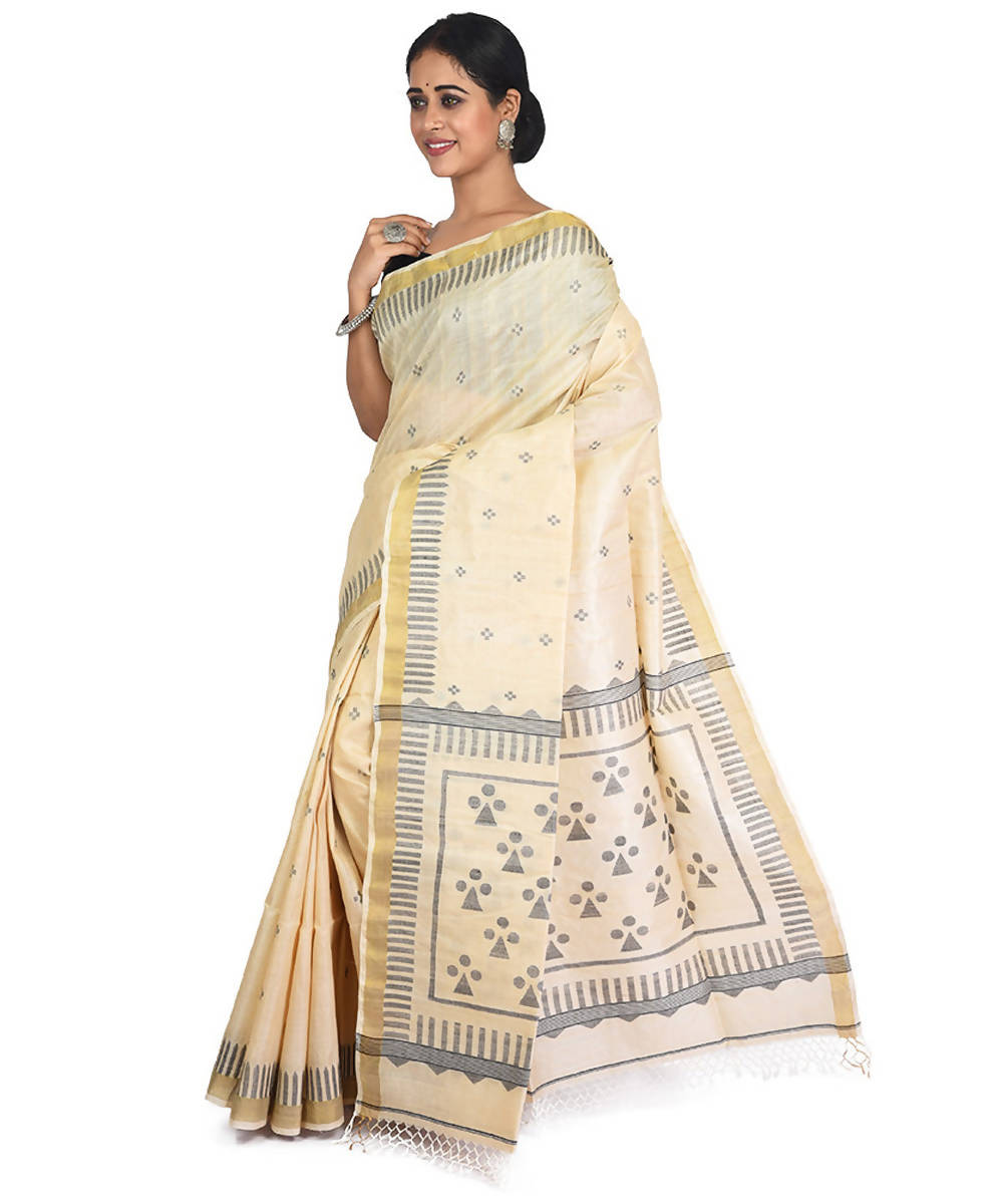 Off white bengal handwoven mulberry silk jamdani saree