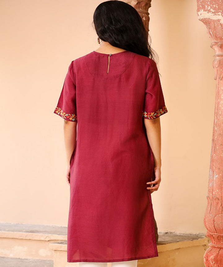 Rangsutra juhi maroon kurta with crewel embroidery