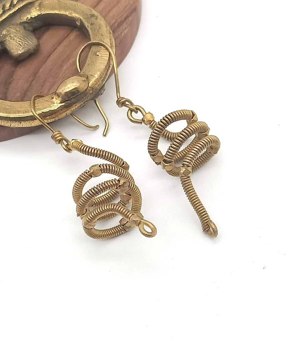 Golden metal spiral spring handmade brass earring