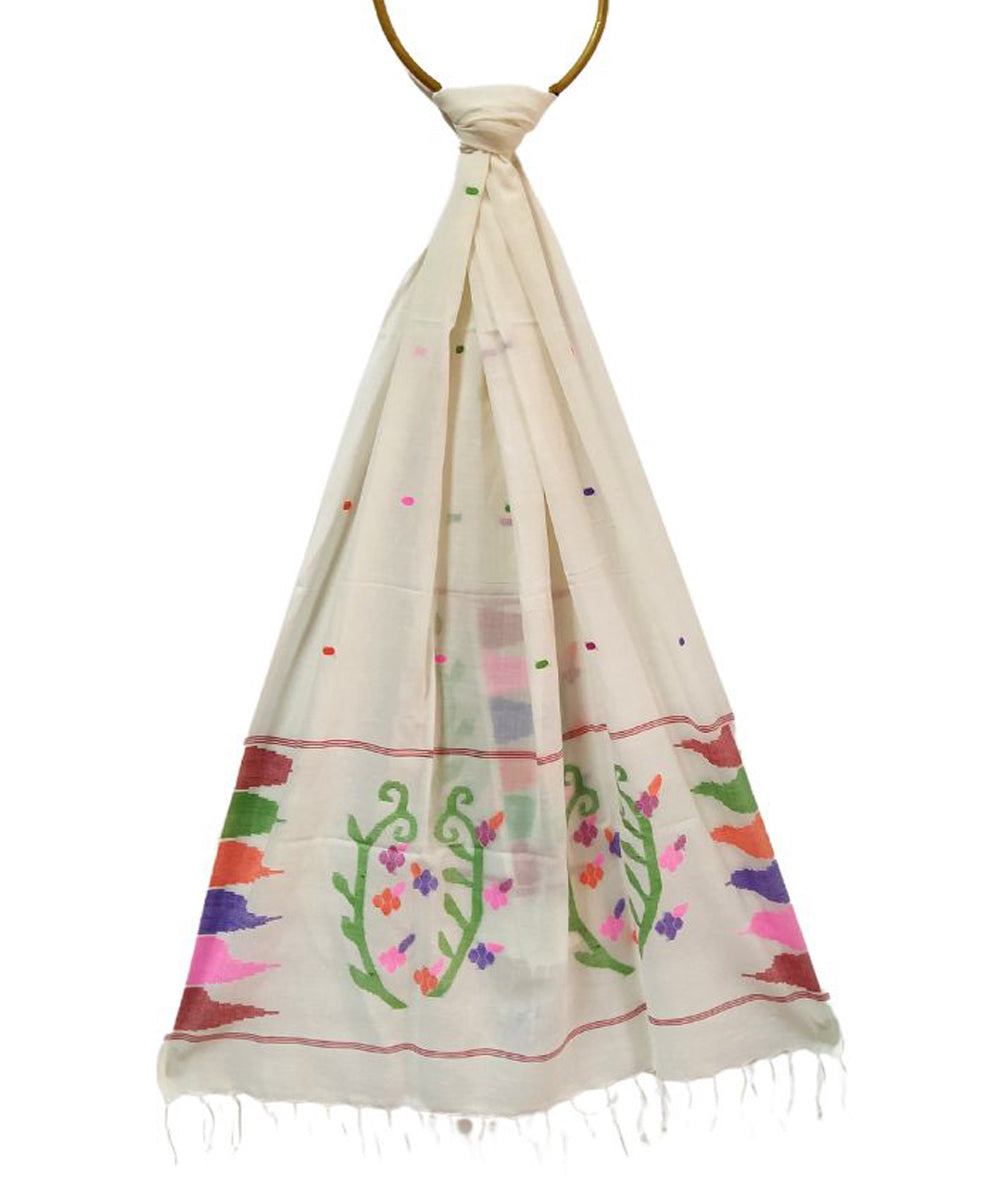 White cotton handwoven jamdani stole