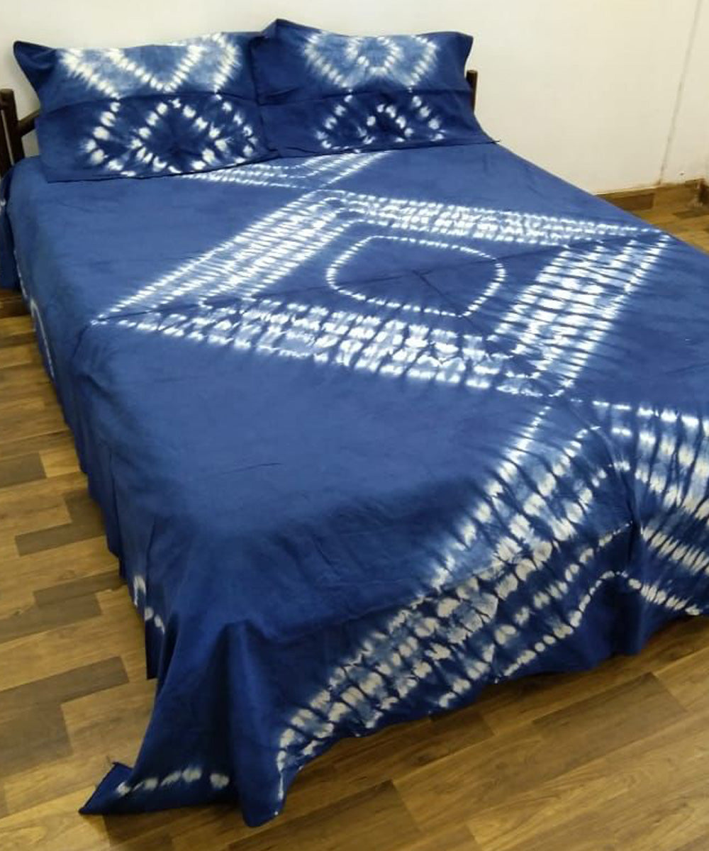 Blue handcrafted tie dye cotton double bedsheet