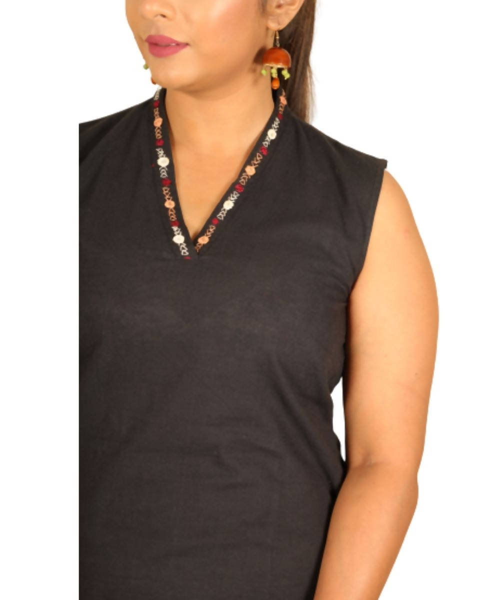 Black cotton mangalagiri short top with embroidery